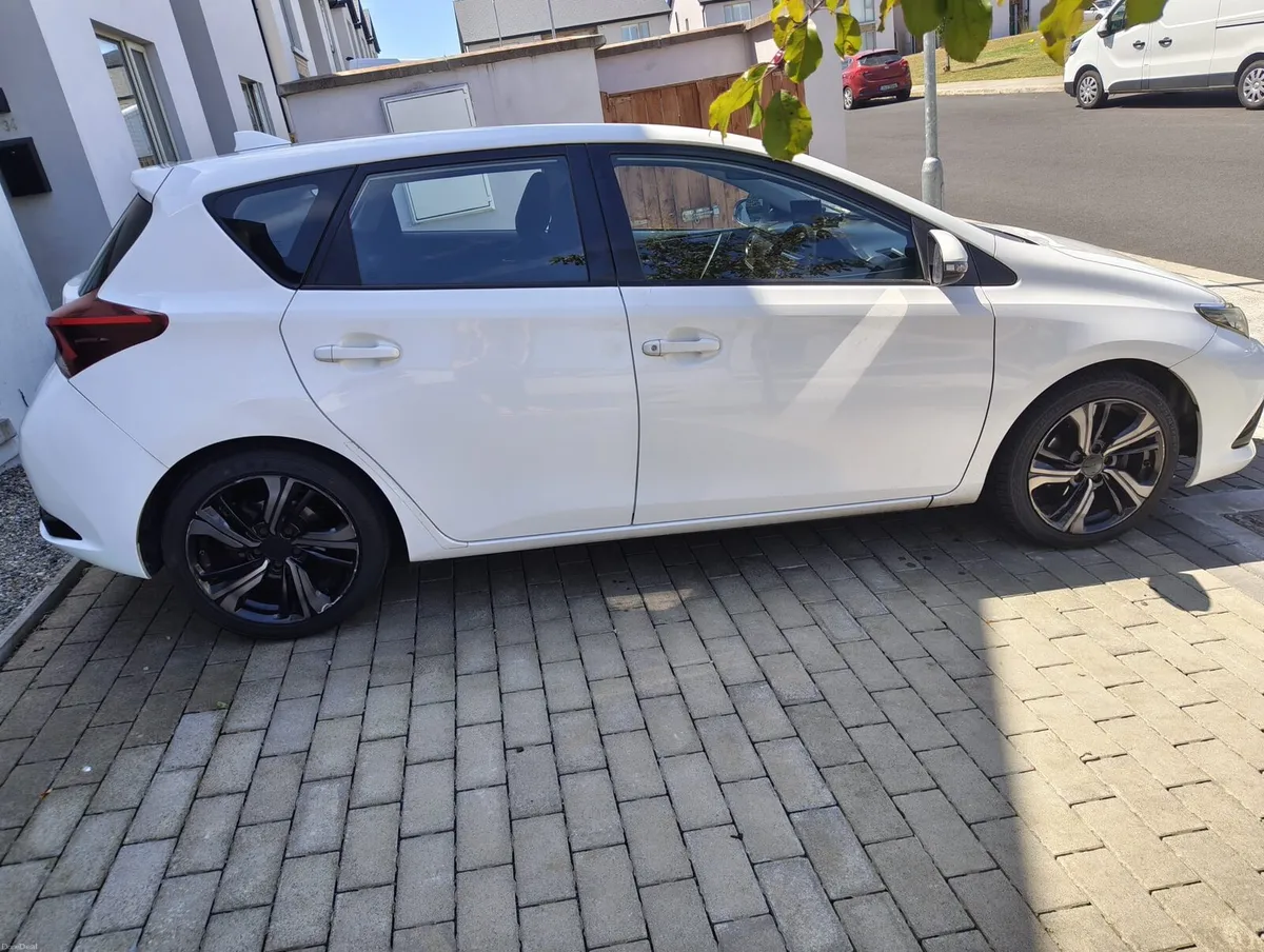 Toyota Auris - Image 4