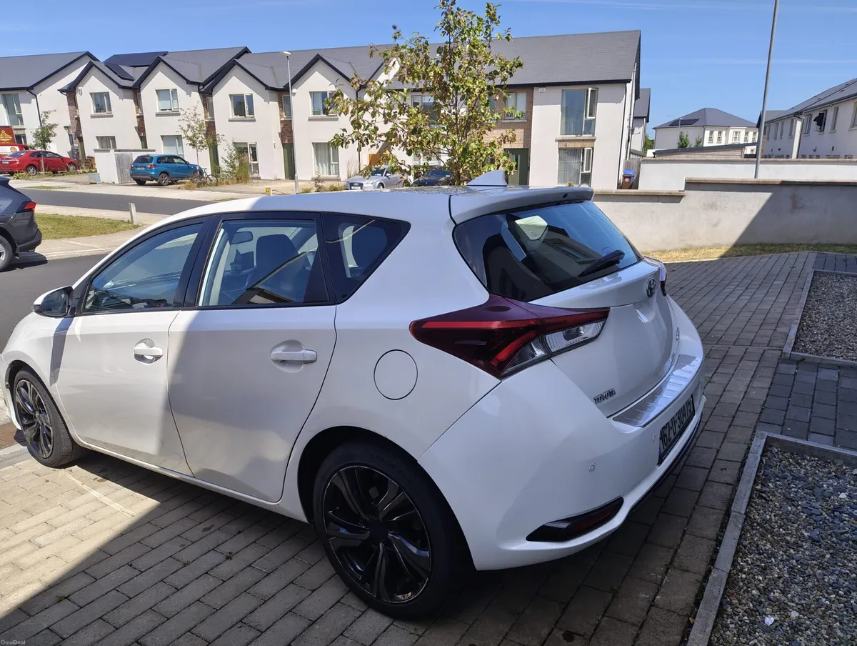 Toyota Auris - Image 3