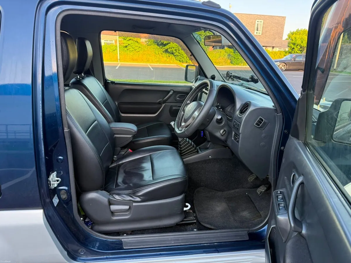 Suzuki Jimny 4WD - Image 6