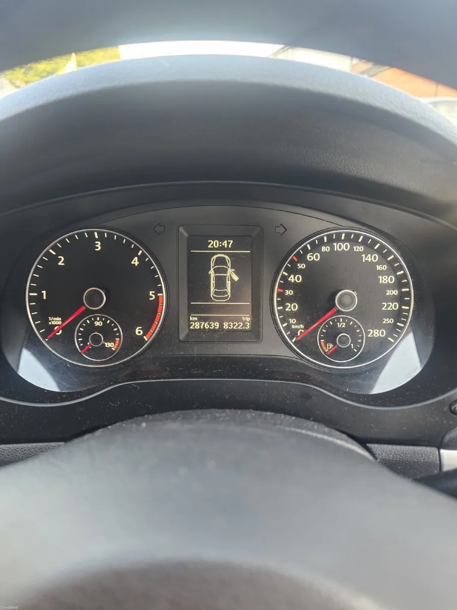 Volkswagen Jetta 2012 - Image 3