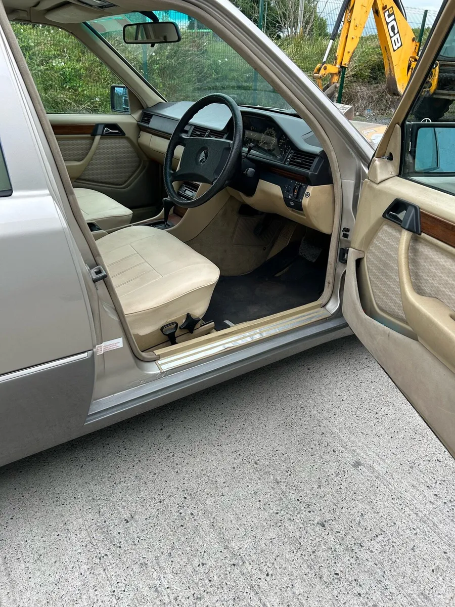 Car - Image 6