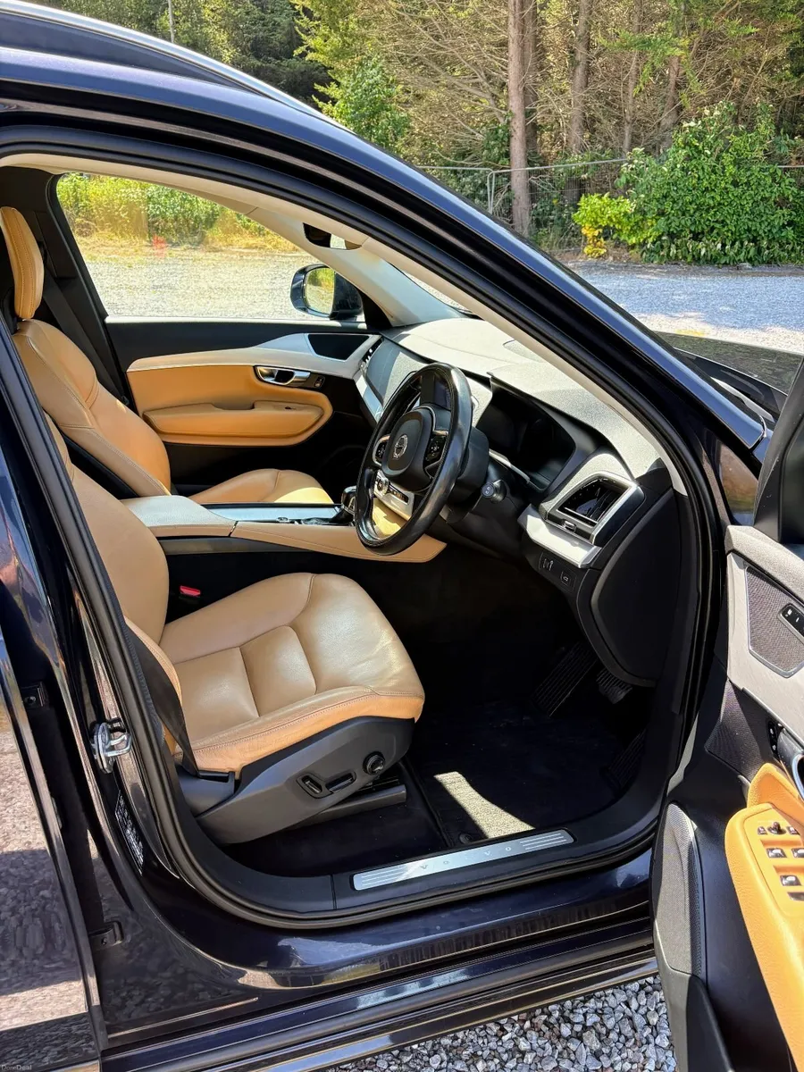 152 Volvo XC90 D5 - Image 2