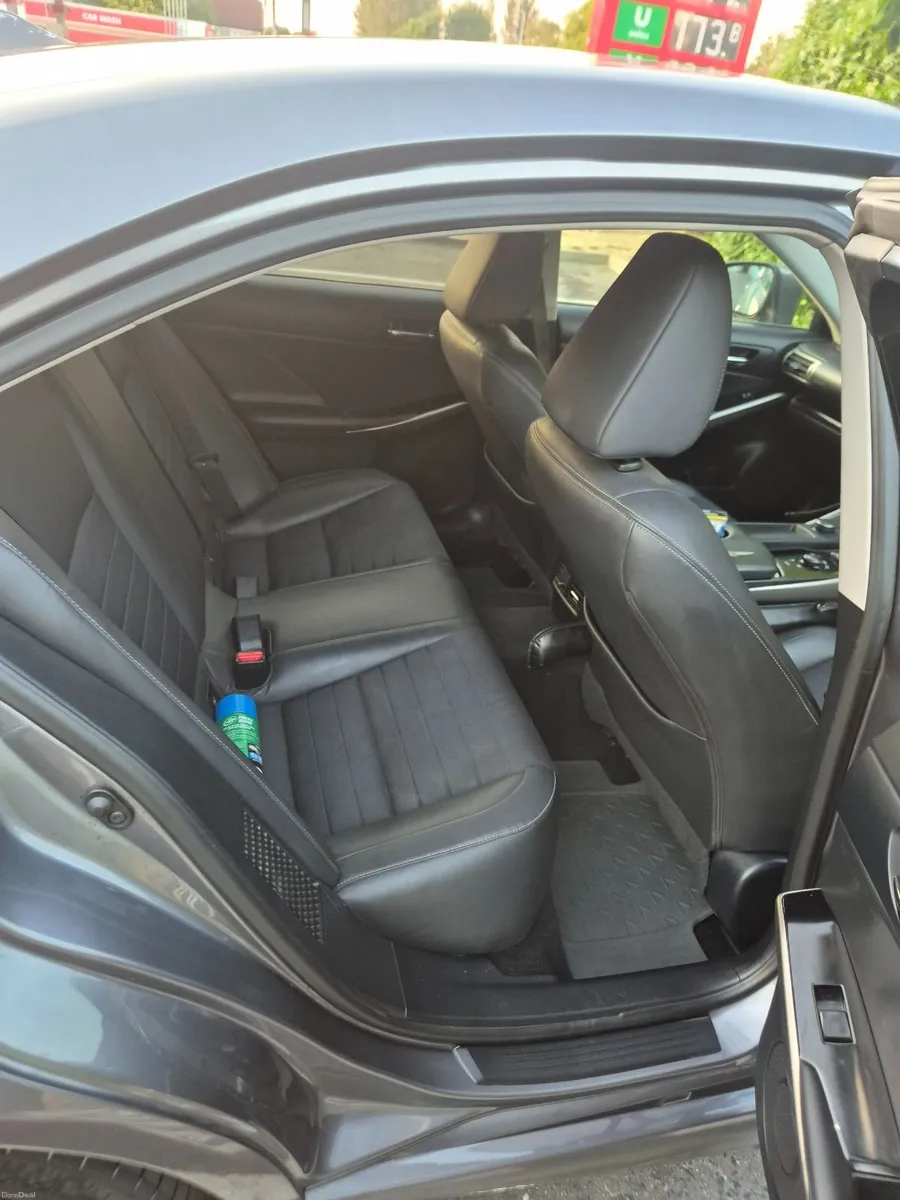 Lexus IS 2014 - Image 3