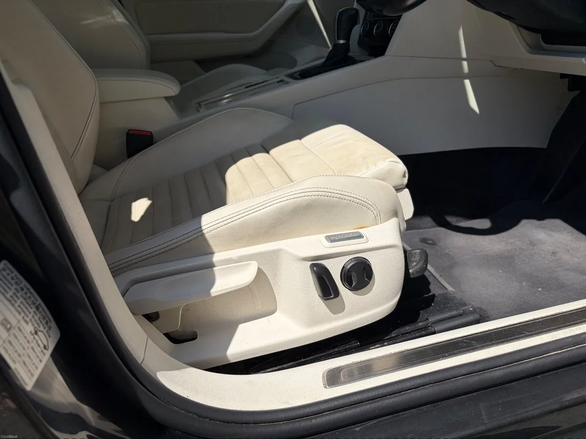 Volkswagen Passat 2019 HL 2.0tdi D7F 150HP Cream L - Image 3
