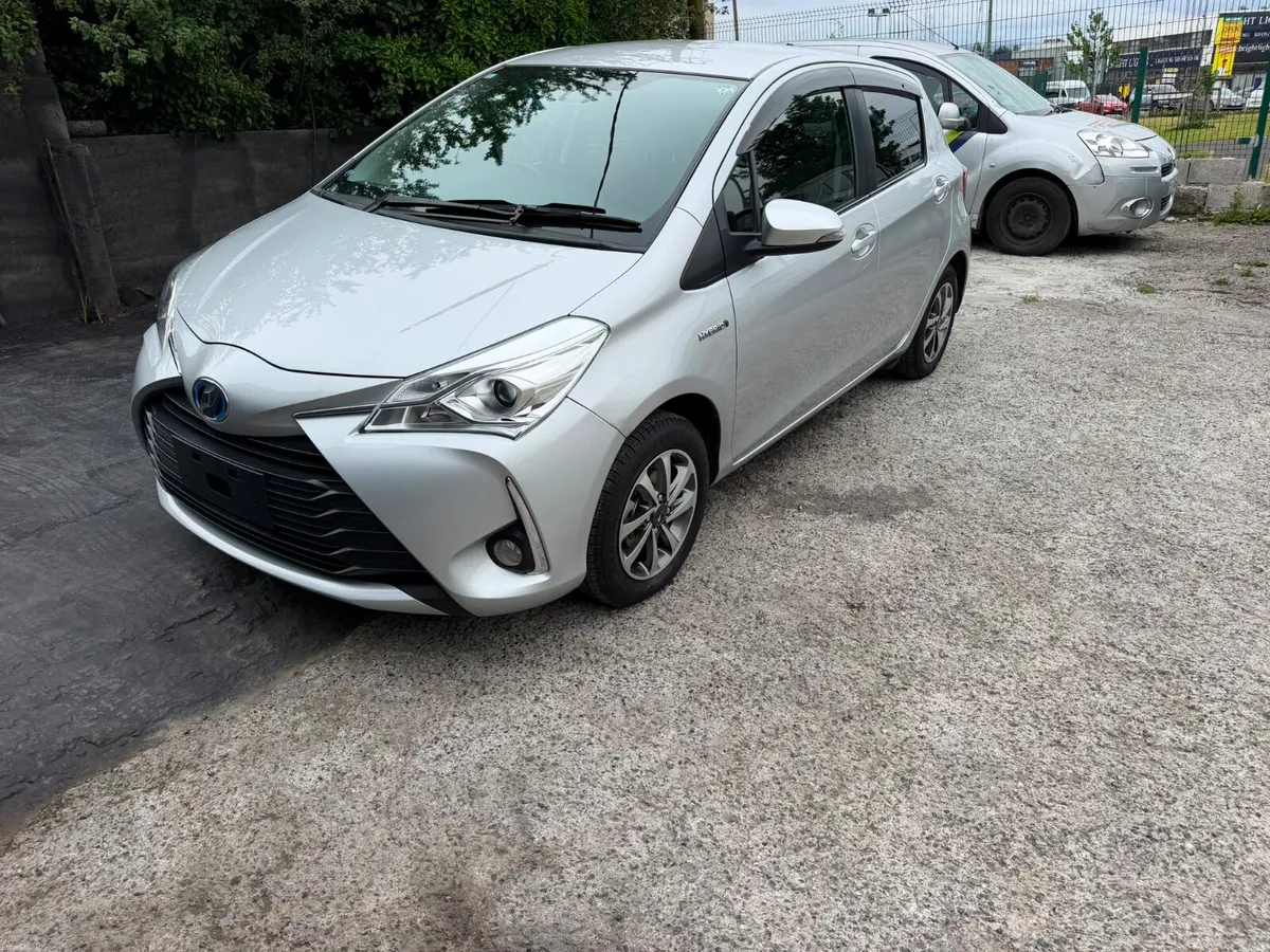 Toyota Vitz 2017 * LOW MILEAGE* - Image 3