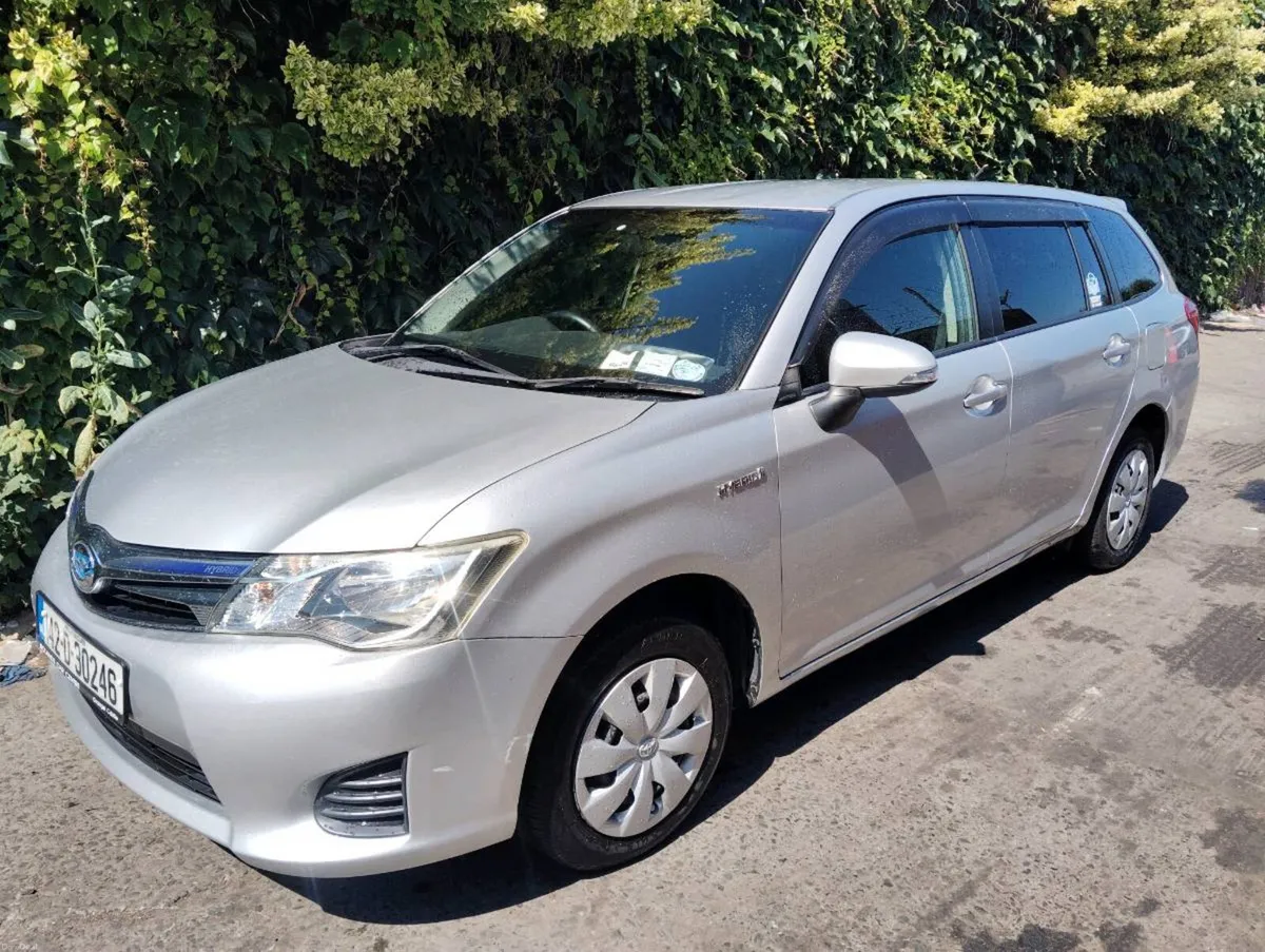 2014 Toyota Corolla Estate Hybrid Automatic - Image 2
