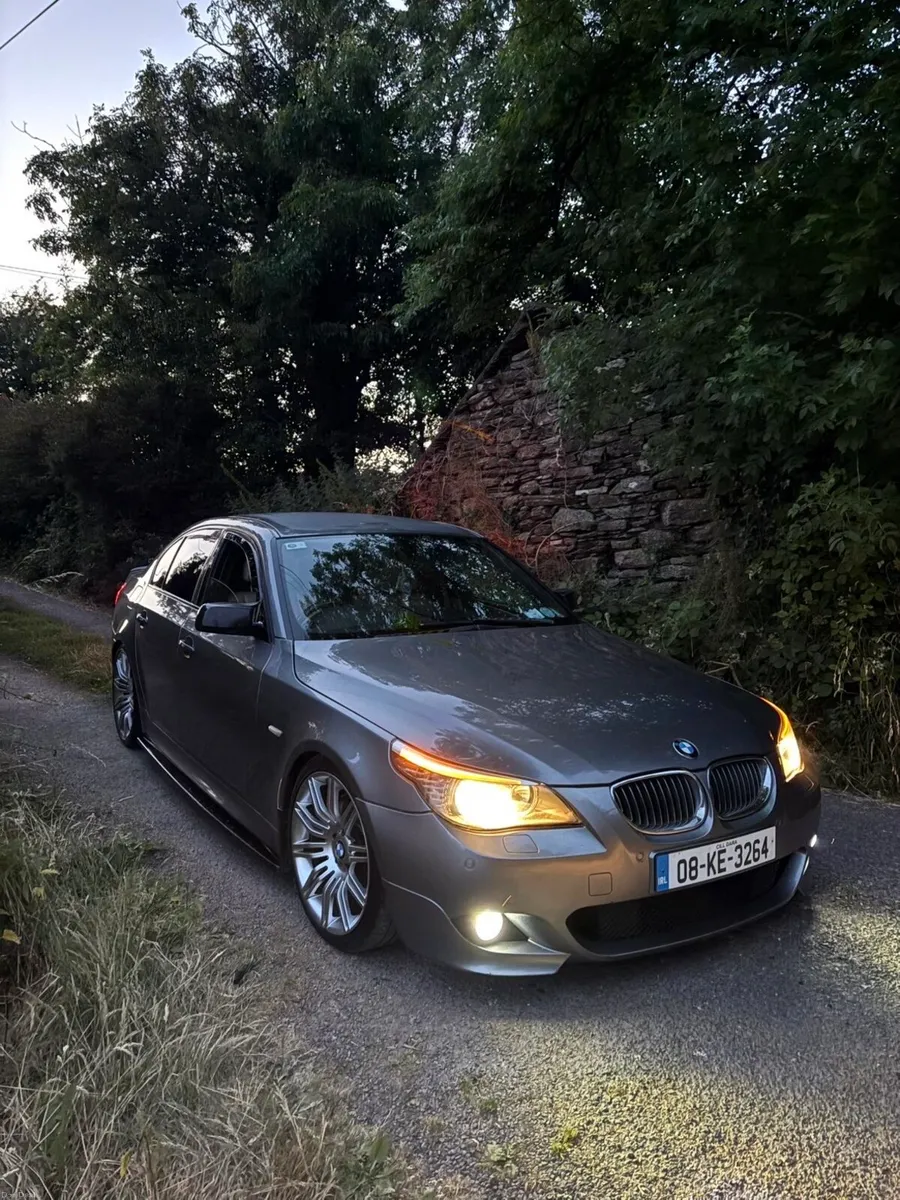 BMW 5 series - Image 1