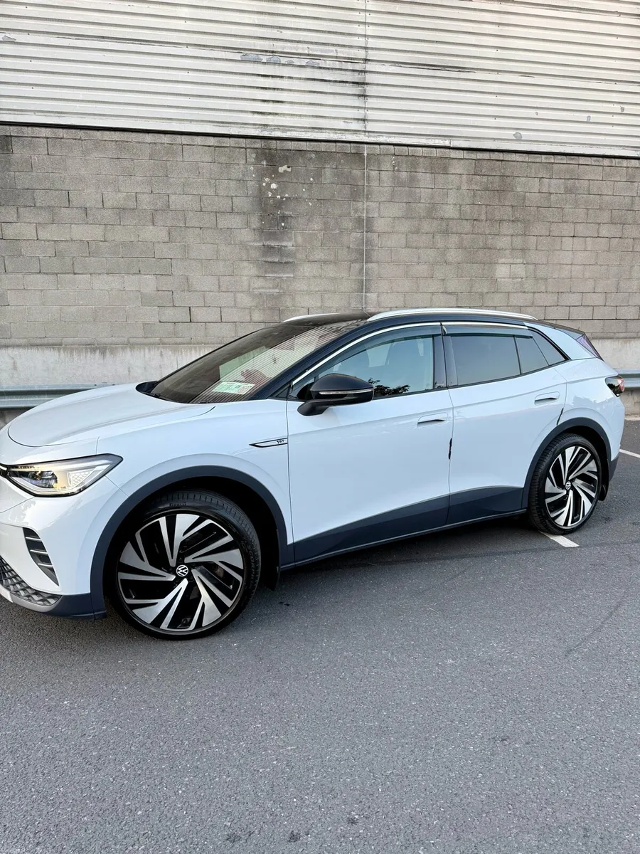 2021 Volkswagen ID.4 First Max 77kwh 21 in alloys - Image 4