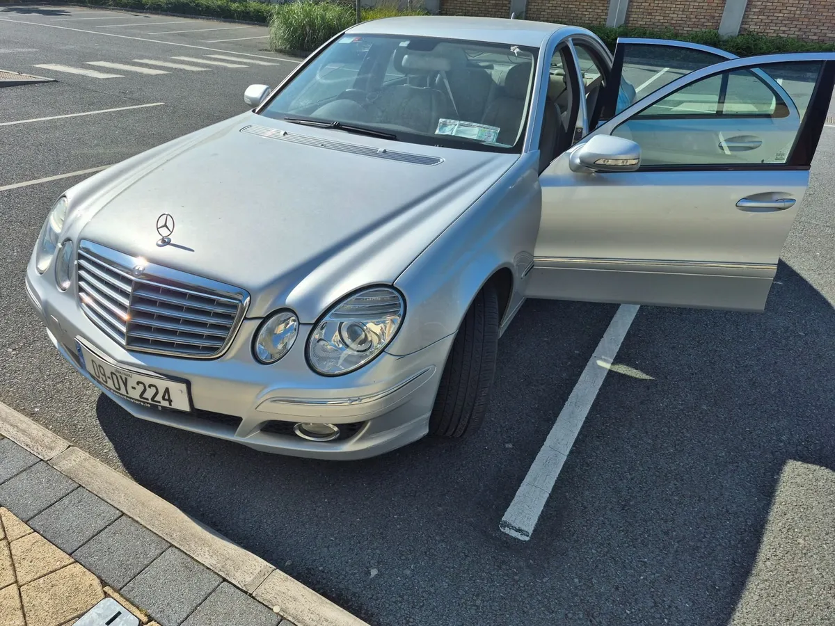 Mercedes-Benz E-Class 2009 - Image 4