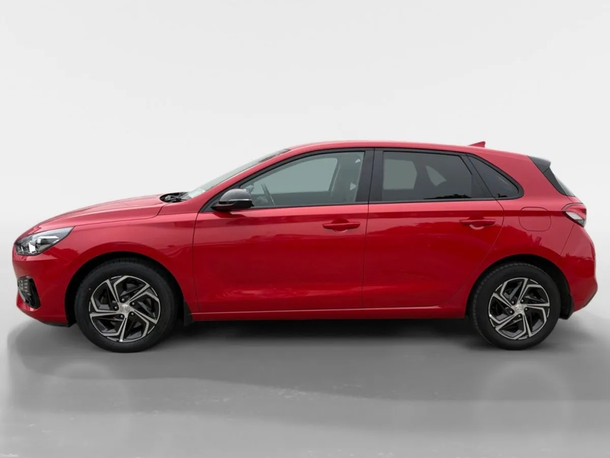 Hyundai i30 Diesel Deluxe - Image 5