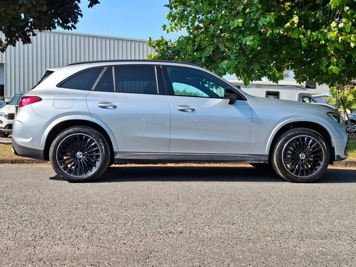 Mercedes-Benz GLC URBAN AMG LINE 300E PHEV - Image 6