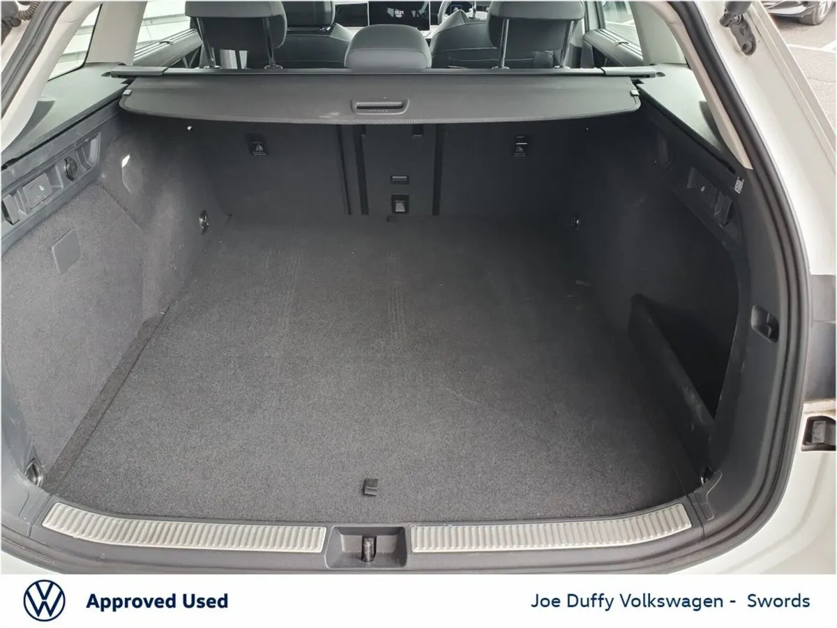 Volkswagen Passat Passat Life Phev S-A  Life  TSi - Image 6