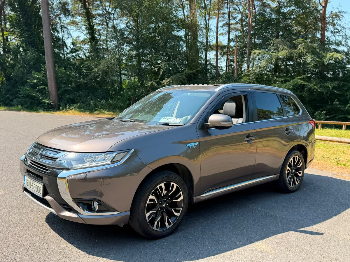 161 Mitsubishi Outlander  PHEV 2.0L 4WD  Hybrid - Image 3
