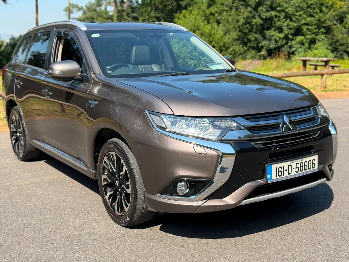 161 Mitsubishi Outlander  PHEV 2.0L 4WD  Hybrid - Image 1