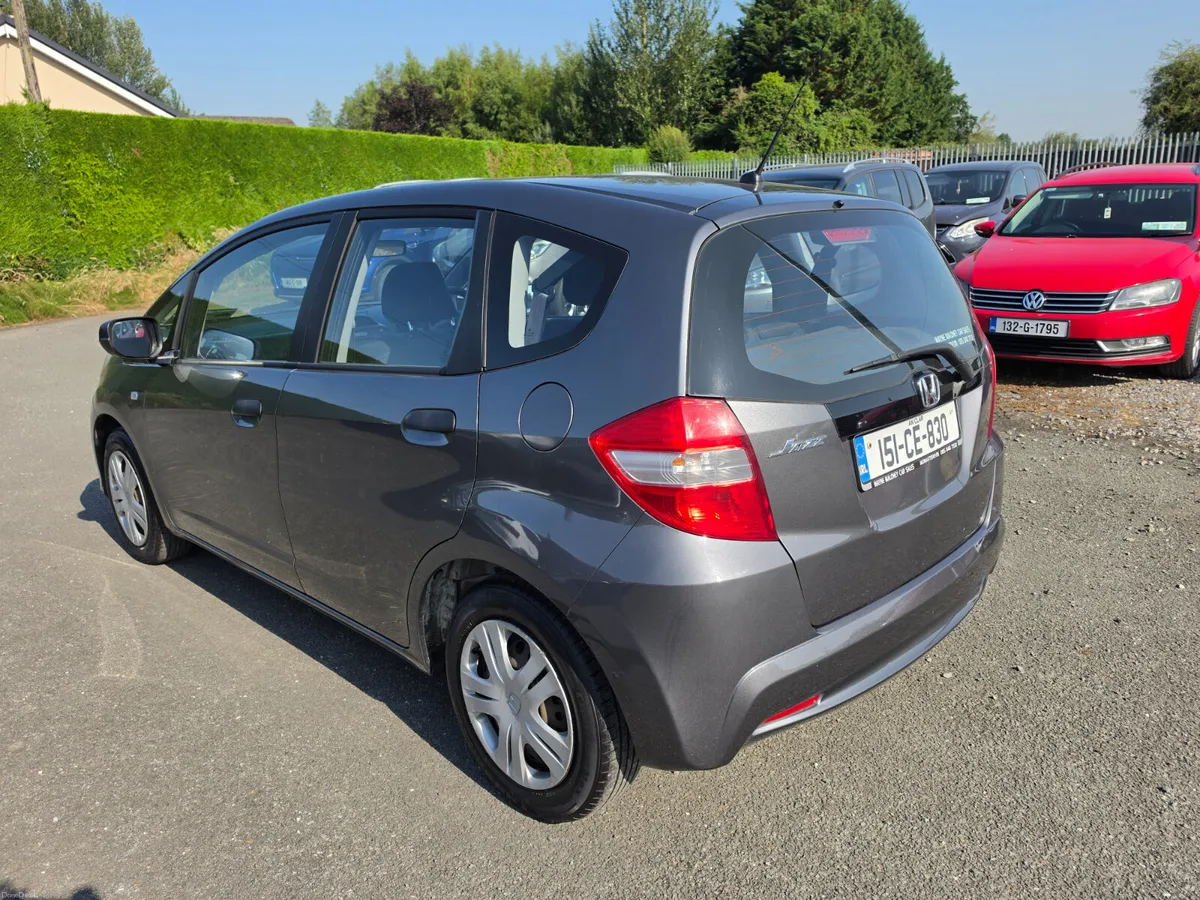 151 Honda Jazz 1.2 i-Vtec Low Miles 1 Owner F.S.H - Image 4