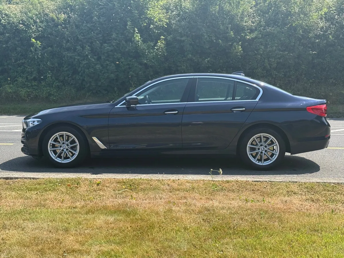 BMW 5-Series 2018 - Image 3