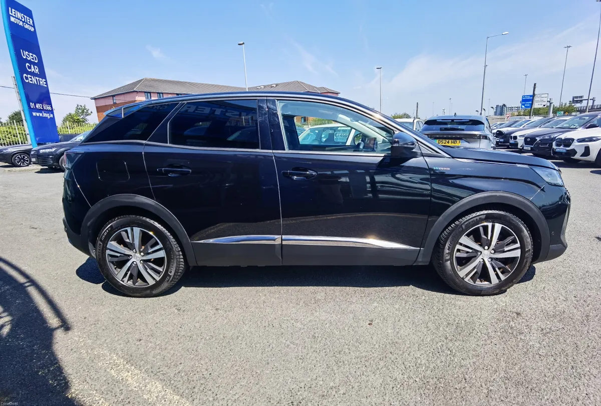 PEUGEOT 3008 ALLURE AUTO PETROL PLUG-IN HYBRID - Image 4