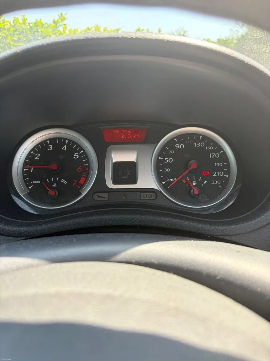 Renault Clio 2011 - Image 1