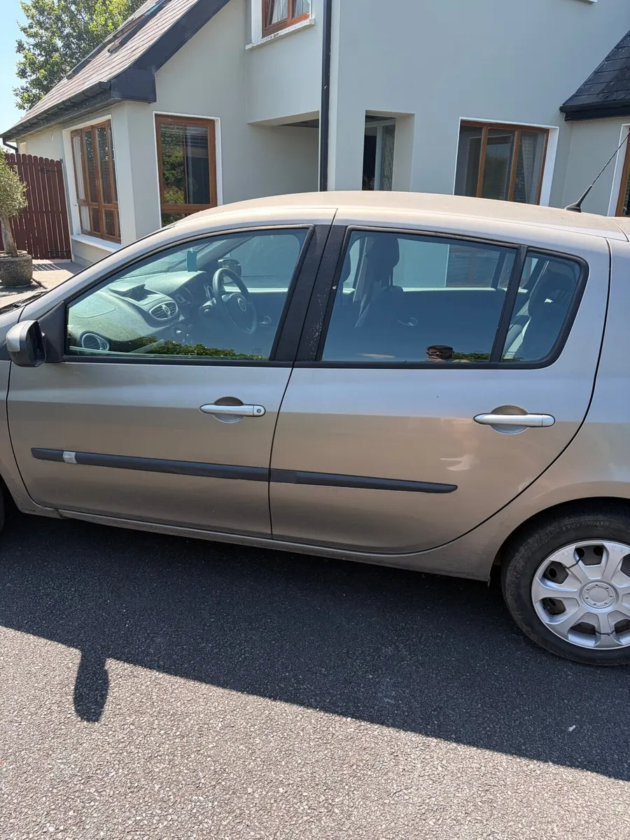 Renault Clio 2011 - Image 4