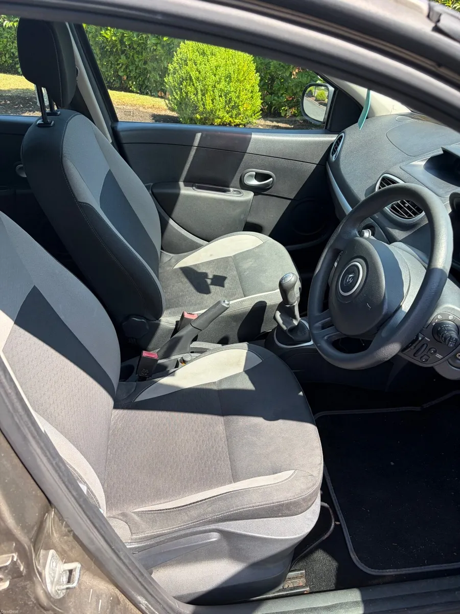 Renault Clio 2011 - Image 5