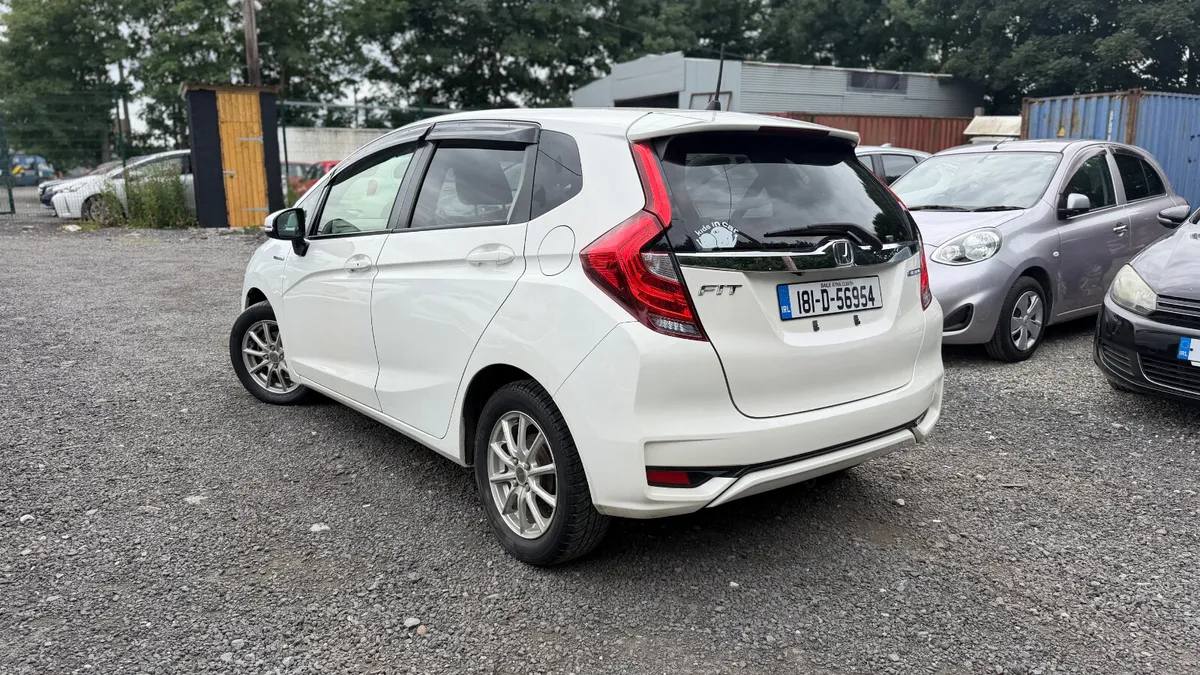 Honda Fit 2018 Hybrid Automatic - Image 4