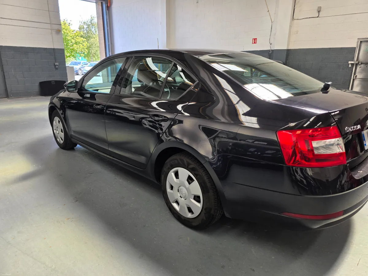 Skoda Octavia 2018 Petrol Manual - Image 4