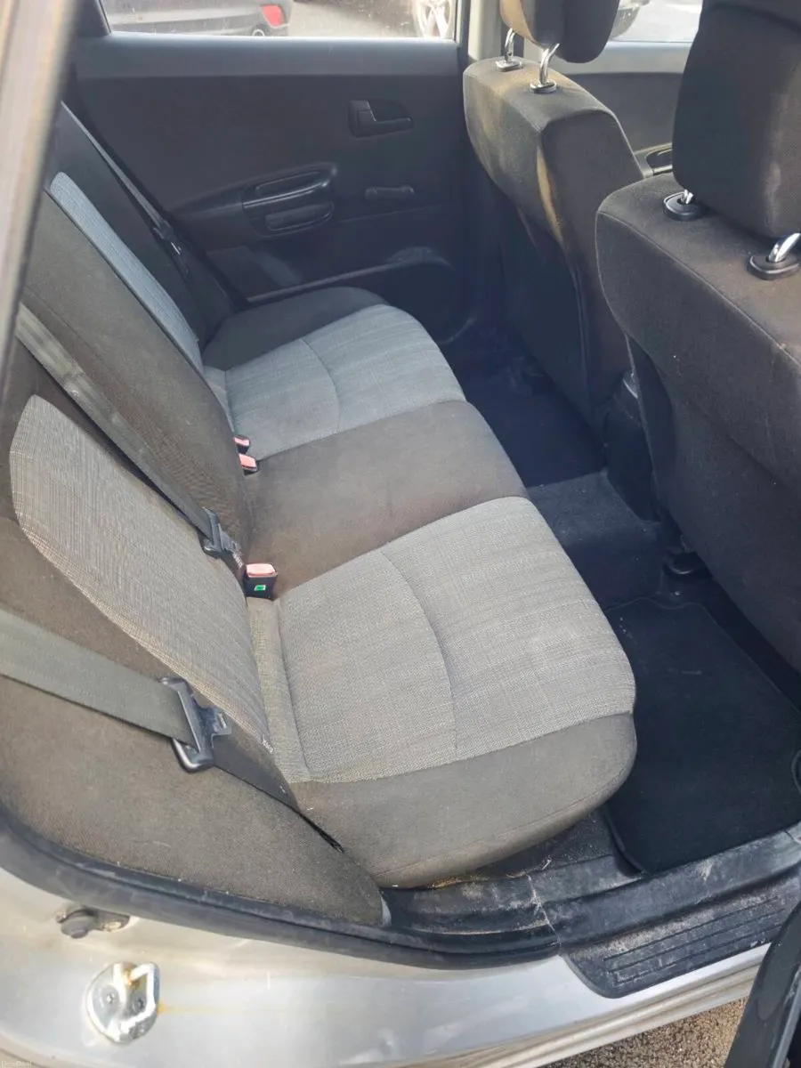 Car - Image 4