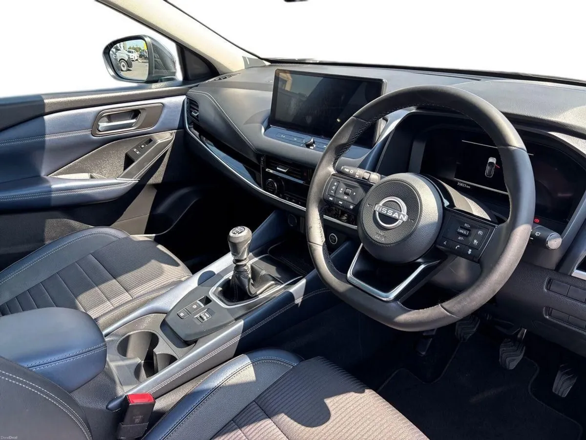 Nissan Qashqai SV PREMIUM 1.3 PET MILD HYBRID - Image 6