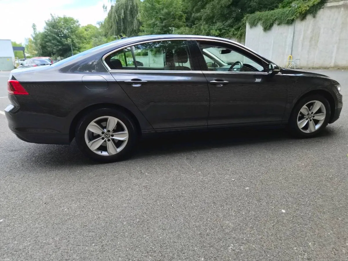 2022 Volskwagen Passat 2.0 Diesel - Image 2