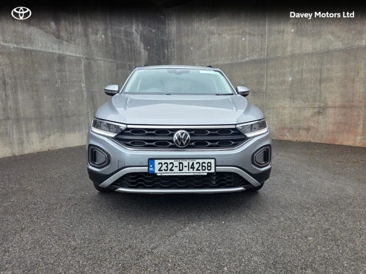 Volkswagen T-Roc LIFE 1.0 TSI MANUAL 6SPEED FWD 11 - Image 5