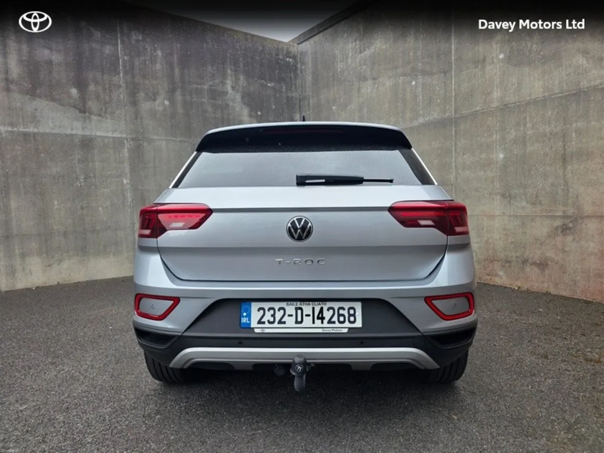 Volkswagen T-Roc LIFE 1.0 TSI MANUAL 6SPEED FWD 11 - Image 4