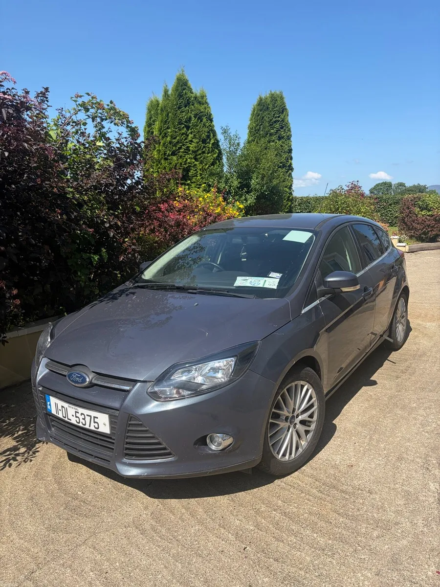 2011 FORD FOCUS Dark Navy - Image 1