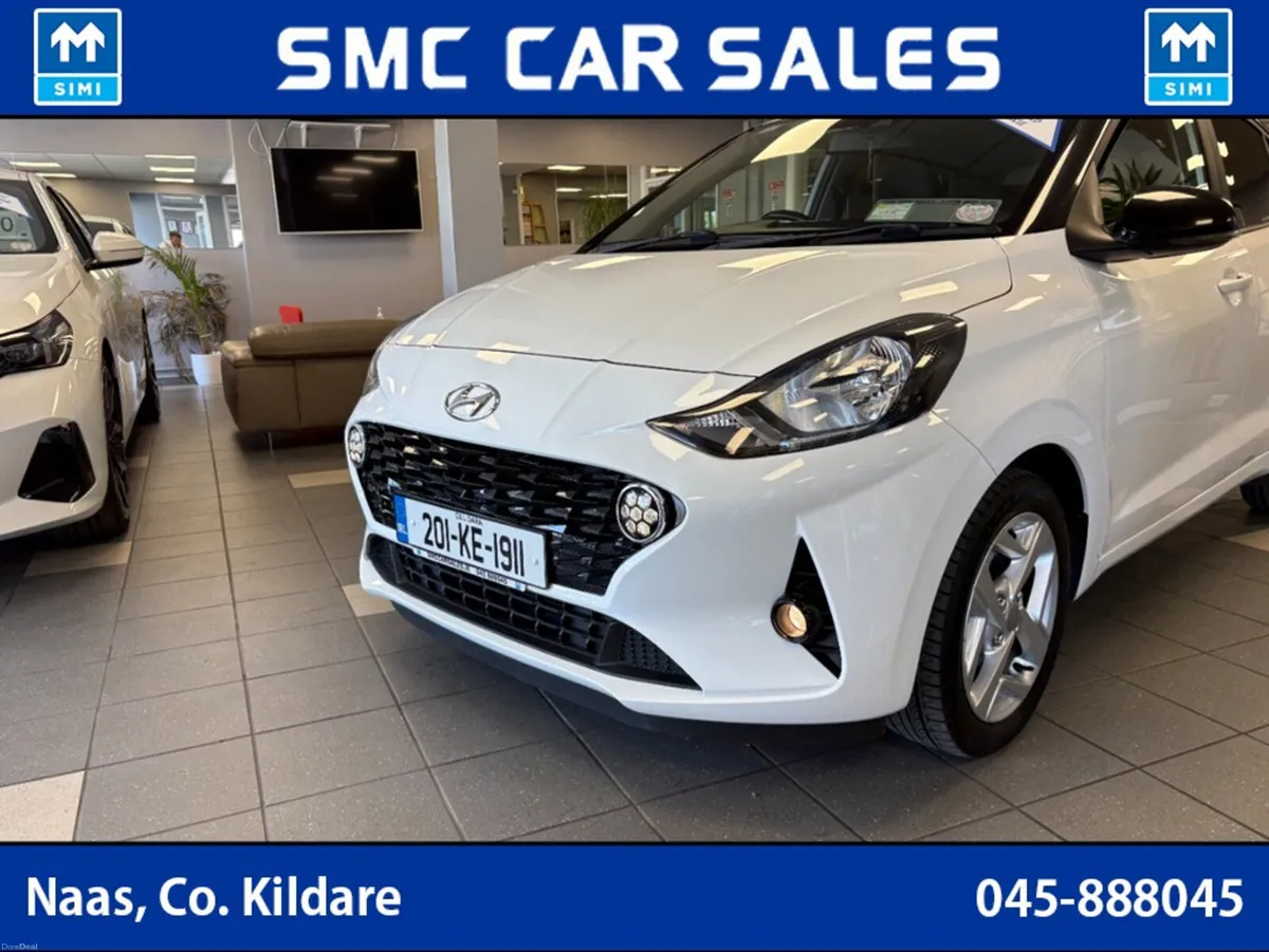 Hyundai i10 DELUXE TWO TONE - Image 4
