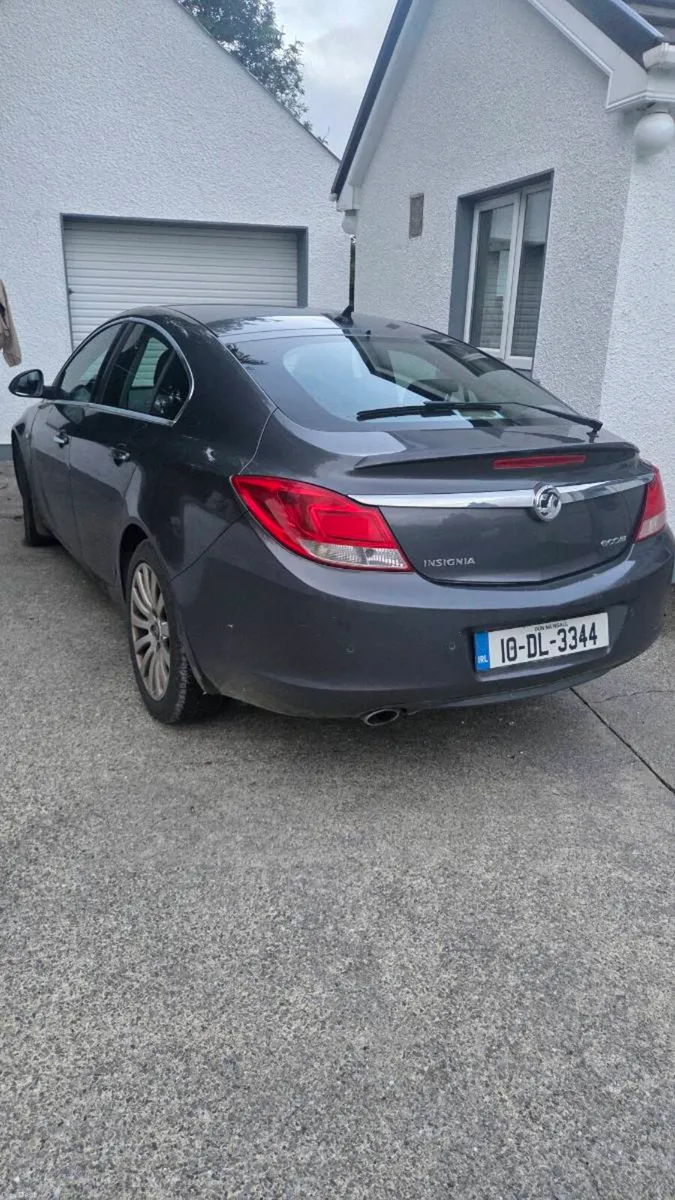 2010 Vauxhall Insignia - Image 1