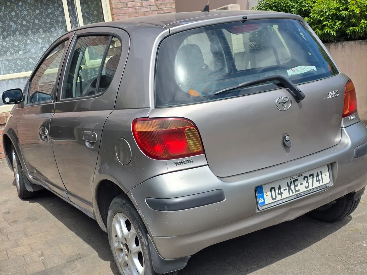 Toyota Yaris 2004 - Image 2