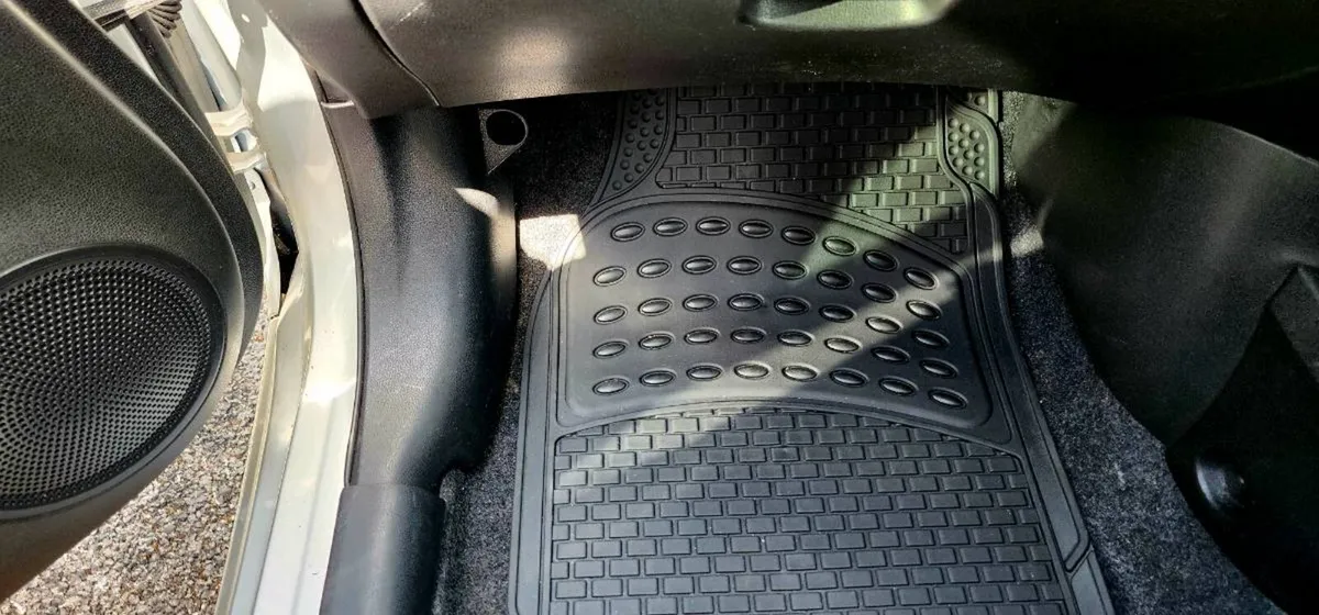 Nissan Note 1.2 Automatic Push Start €7000 - Image 2