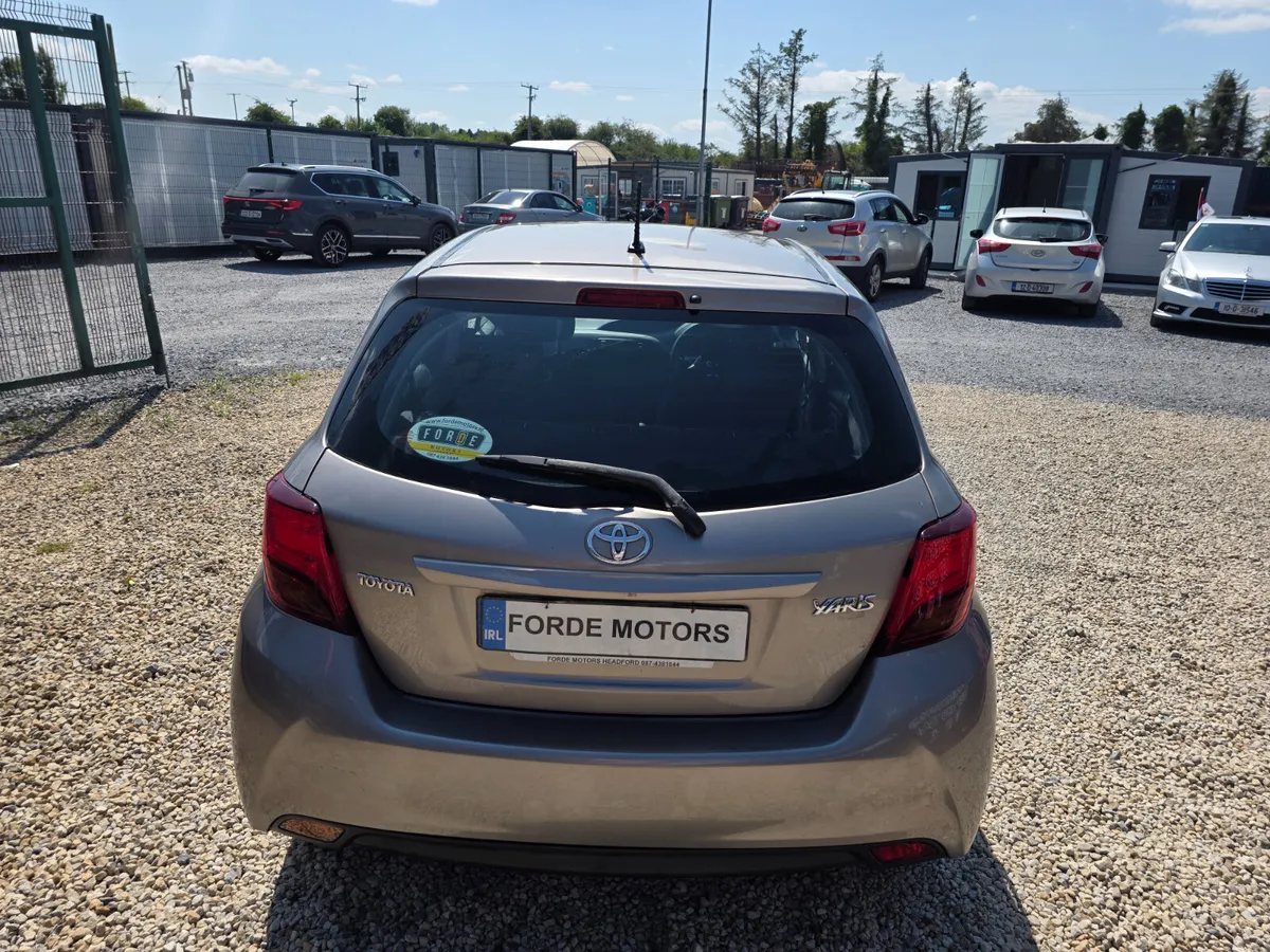 Toyota Yaris 2015 - Image 5