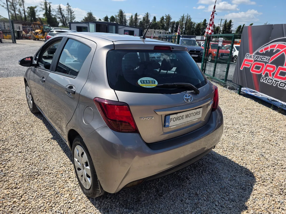 Toyota Yaris 2015 - Image 3