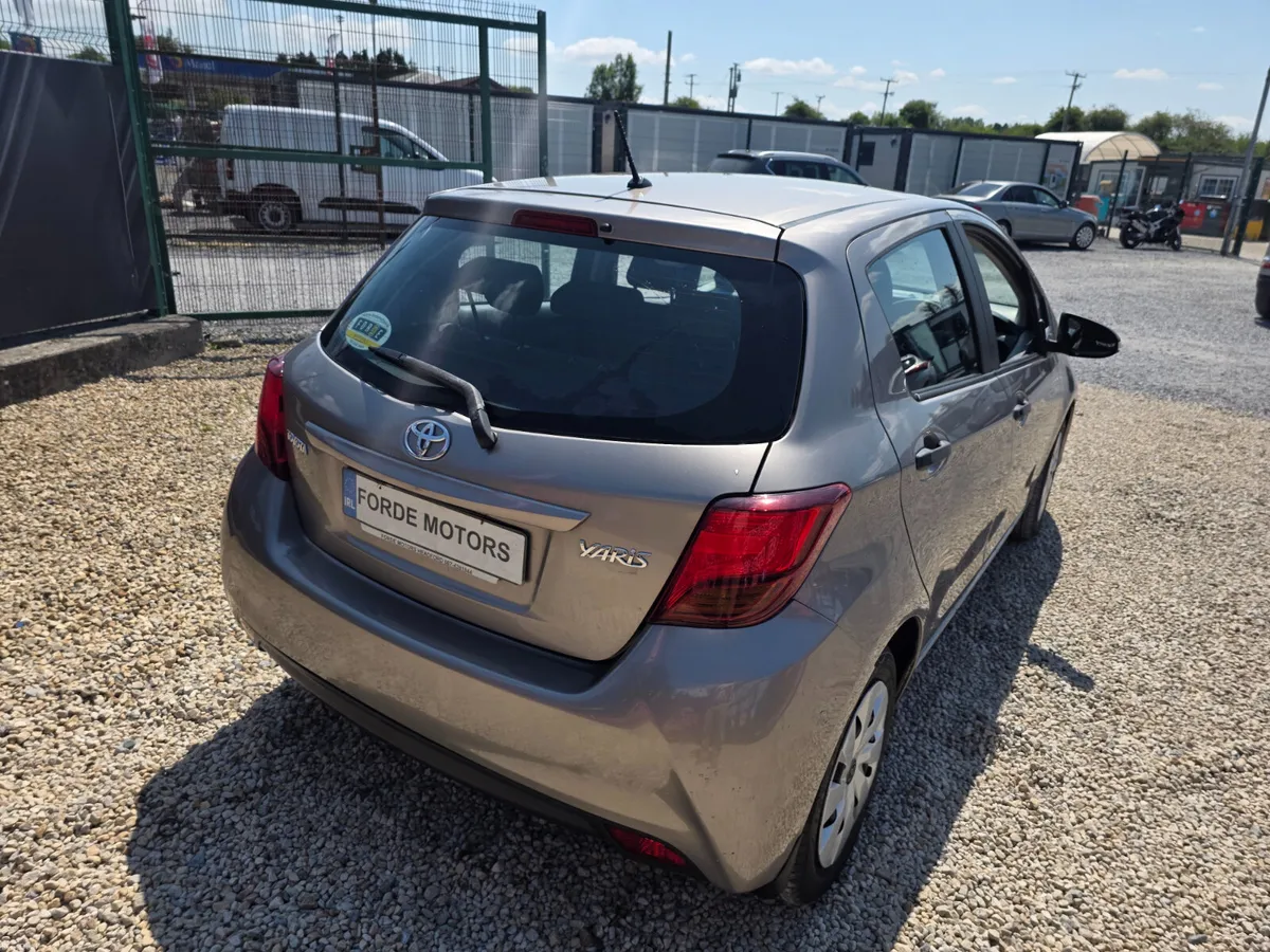 Toyota Yaris 2015 - Image 4