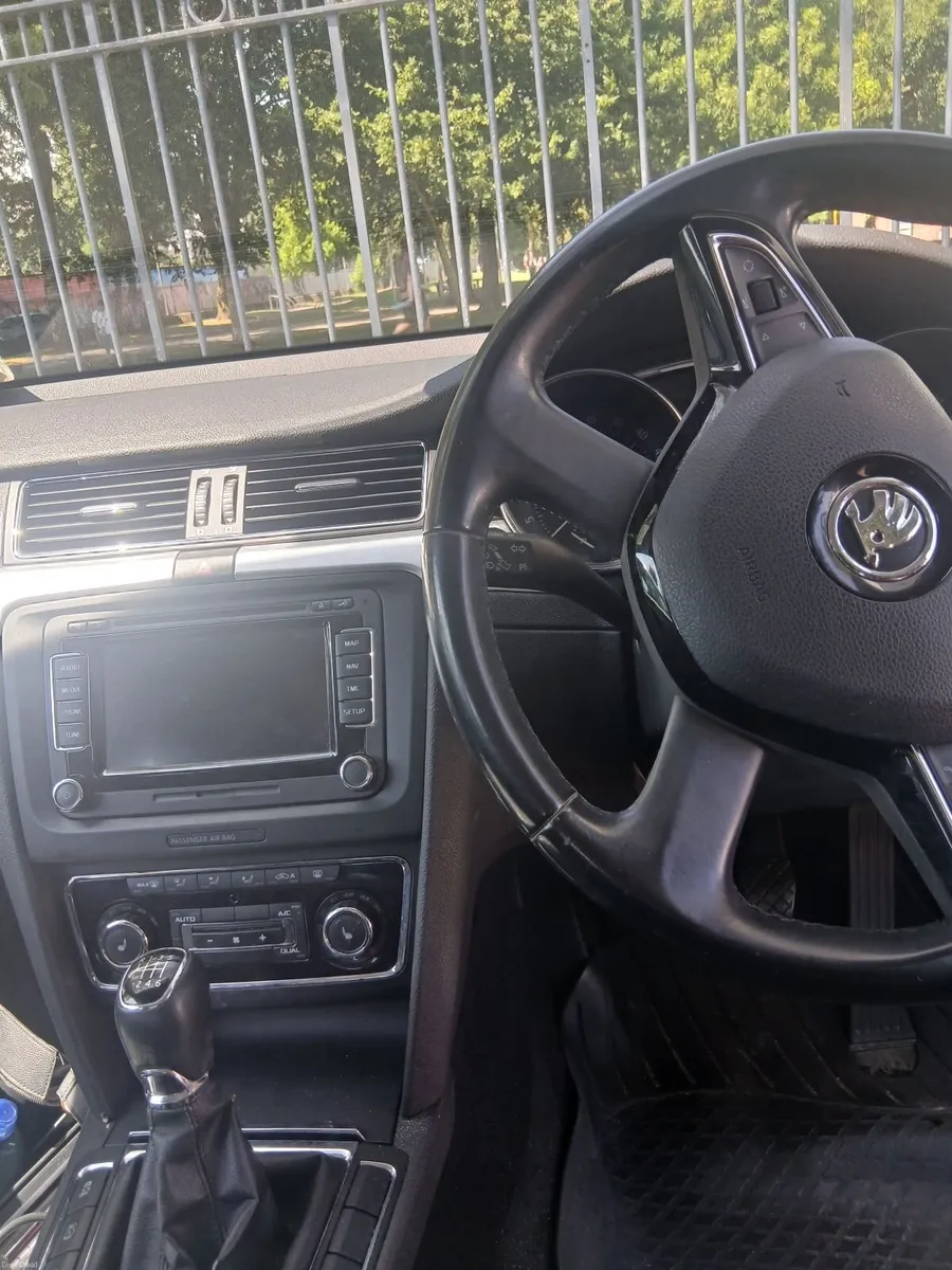 Skoda Superb 1.6 TDI Greenline Low Mileage - Image 4