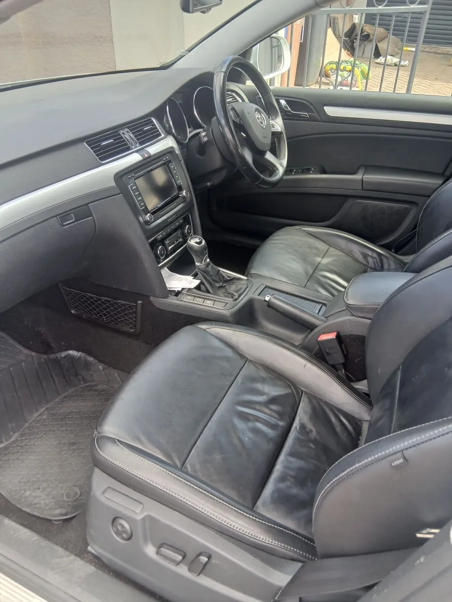 Skoda Superb 1.6 TDI Greenline Low Mileage - Image 3