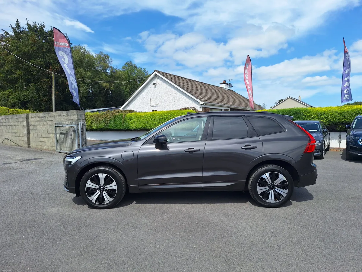 Volvo XC60 Plus Dark PHEV *Sunroof/Top Spec - Image 3