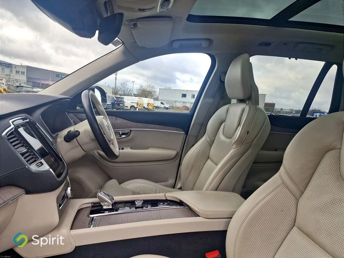 Volvo XC90 T8 Inscription Plug In Hybrid - Image 3