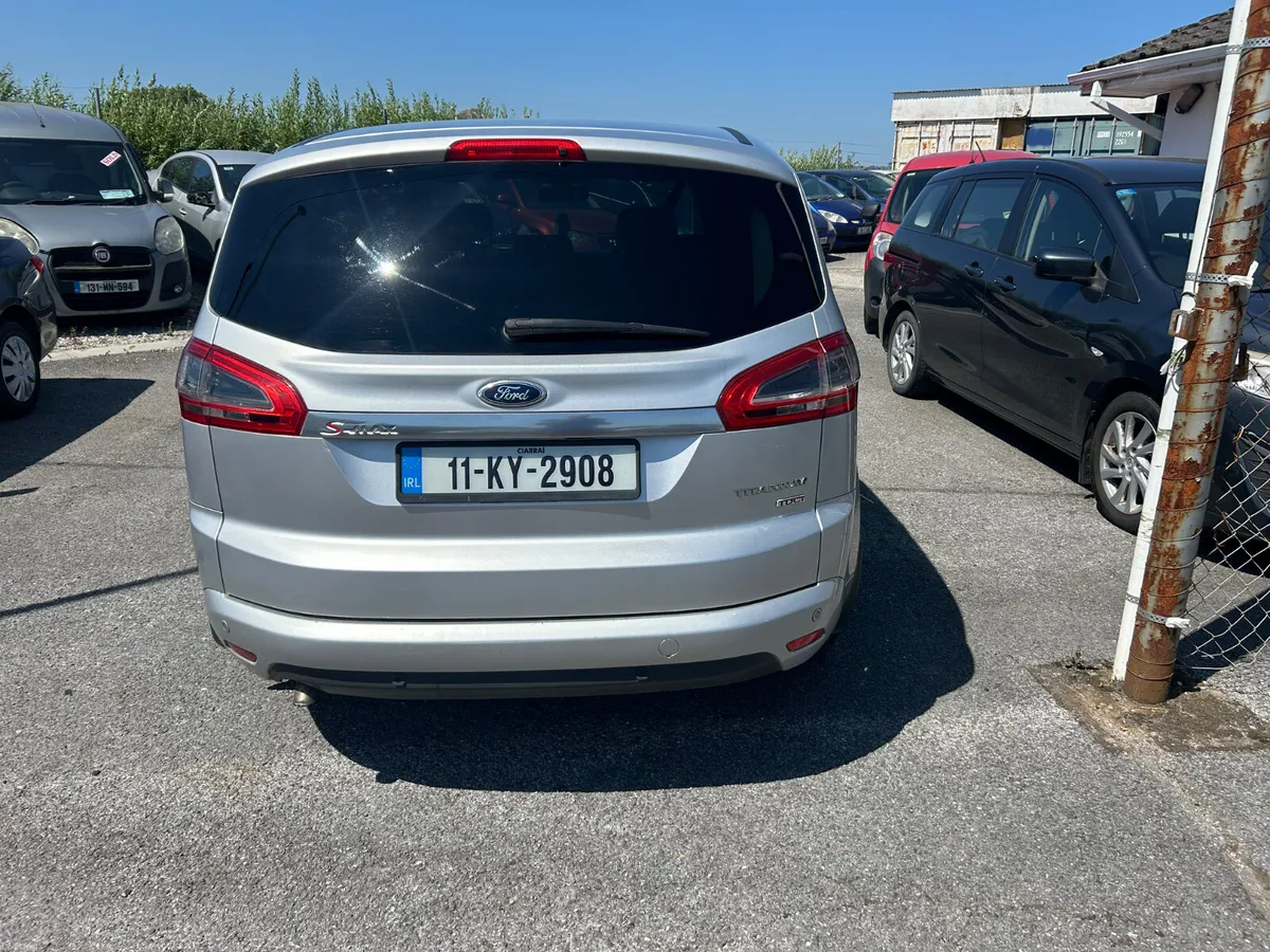 Ford S-Max 7 Seat Titanium Hi Spec - Image 4