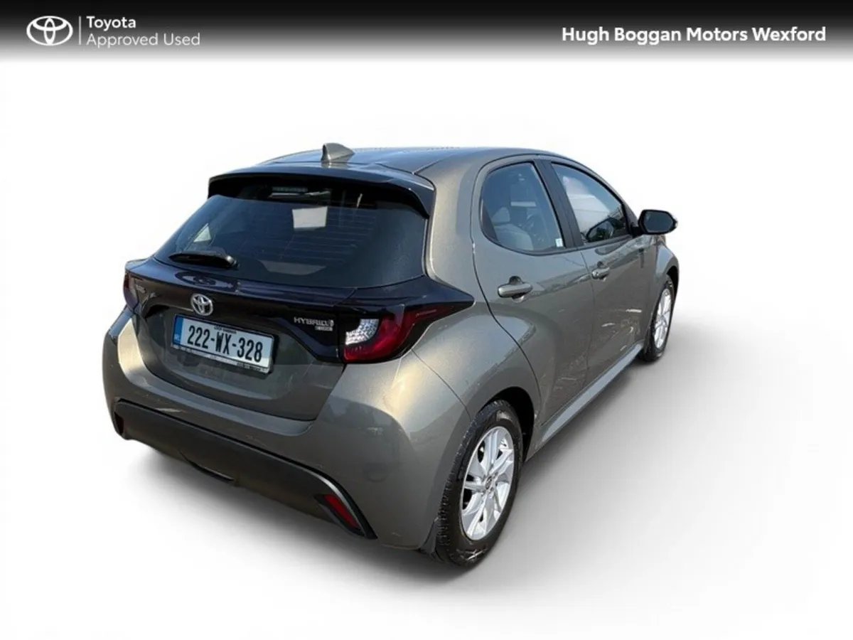 Toyota Yaris 1.5 LUNA  AUTOMATIC LOW KILOMETRES!! - Image 2