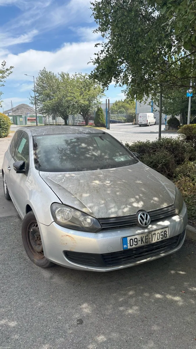 2009 Volkswagen Golf - Image 1
