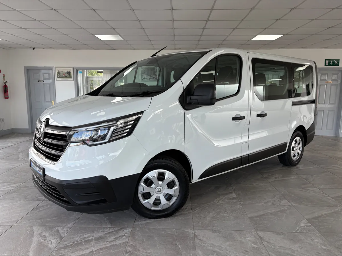 2023 Renault Trafic Business 9 seater - Image 1