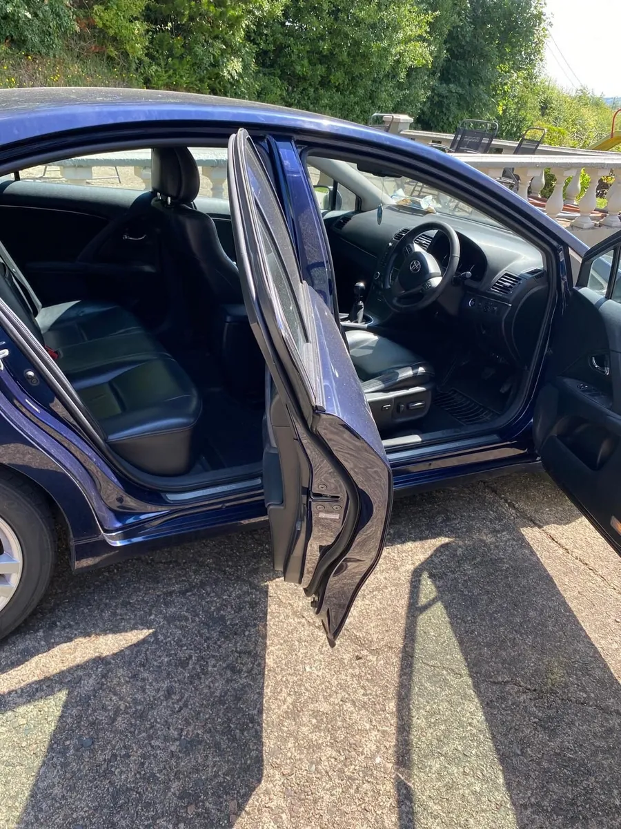 Toyota Avensis 2010 - Image 3