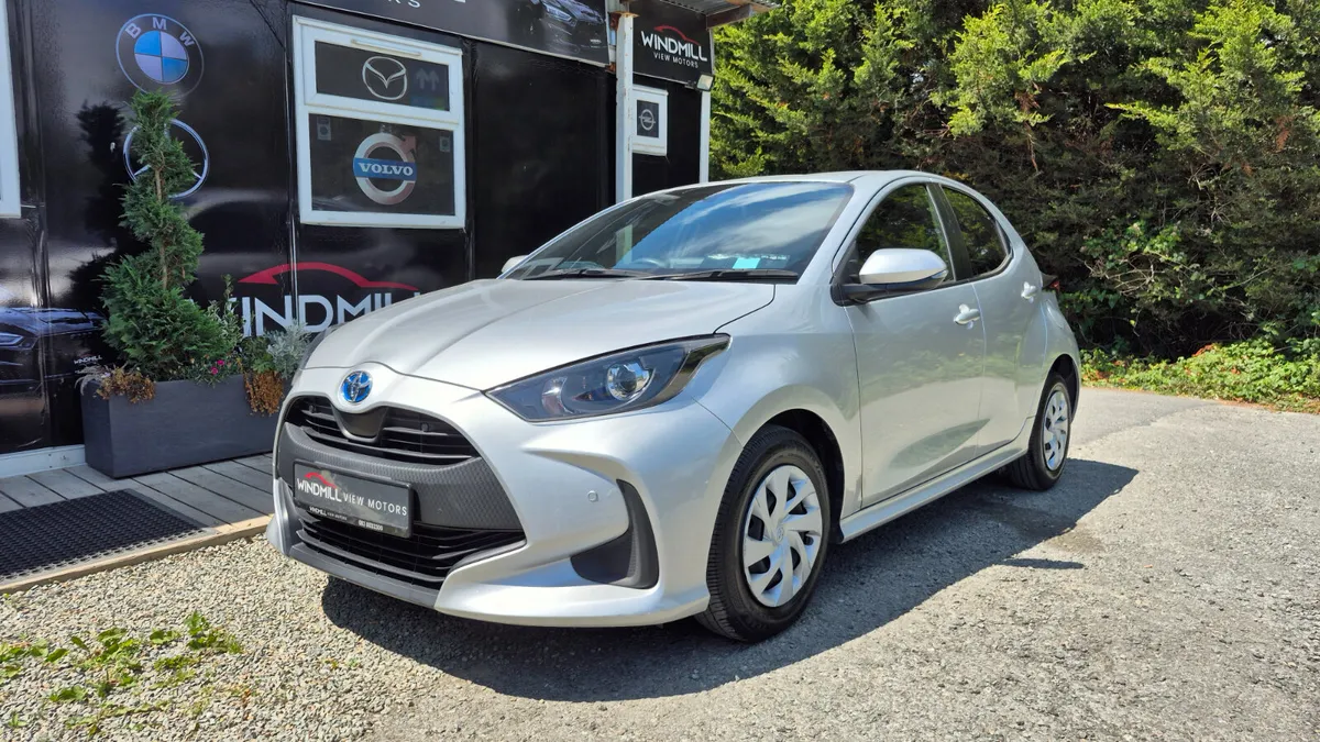 Toyota Yaris 1.5 Hybrid Automatic - Image 3