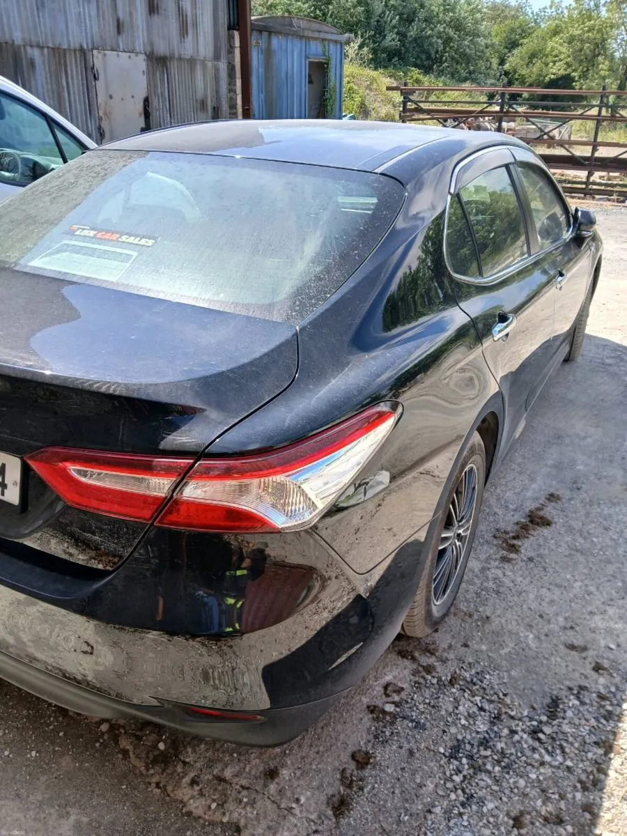 Toyota camry 2.5 litre hybrid - Image 3